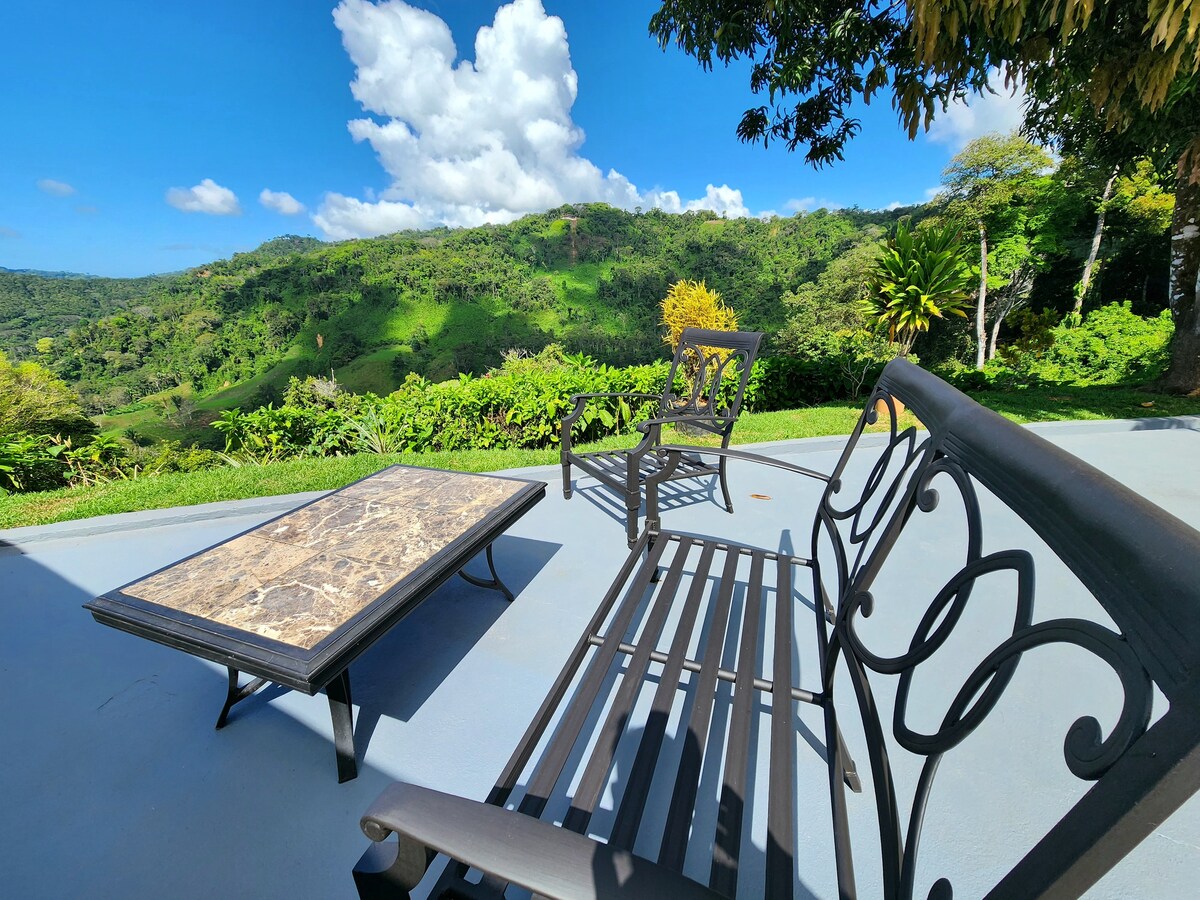 Lovely ocean view in the colorful cloud forest