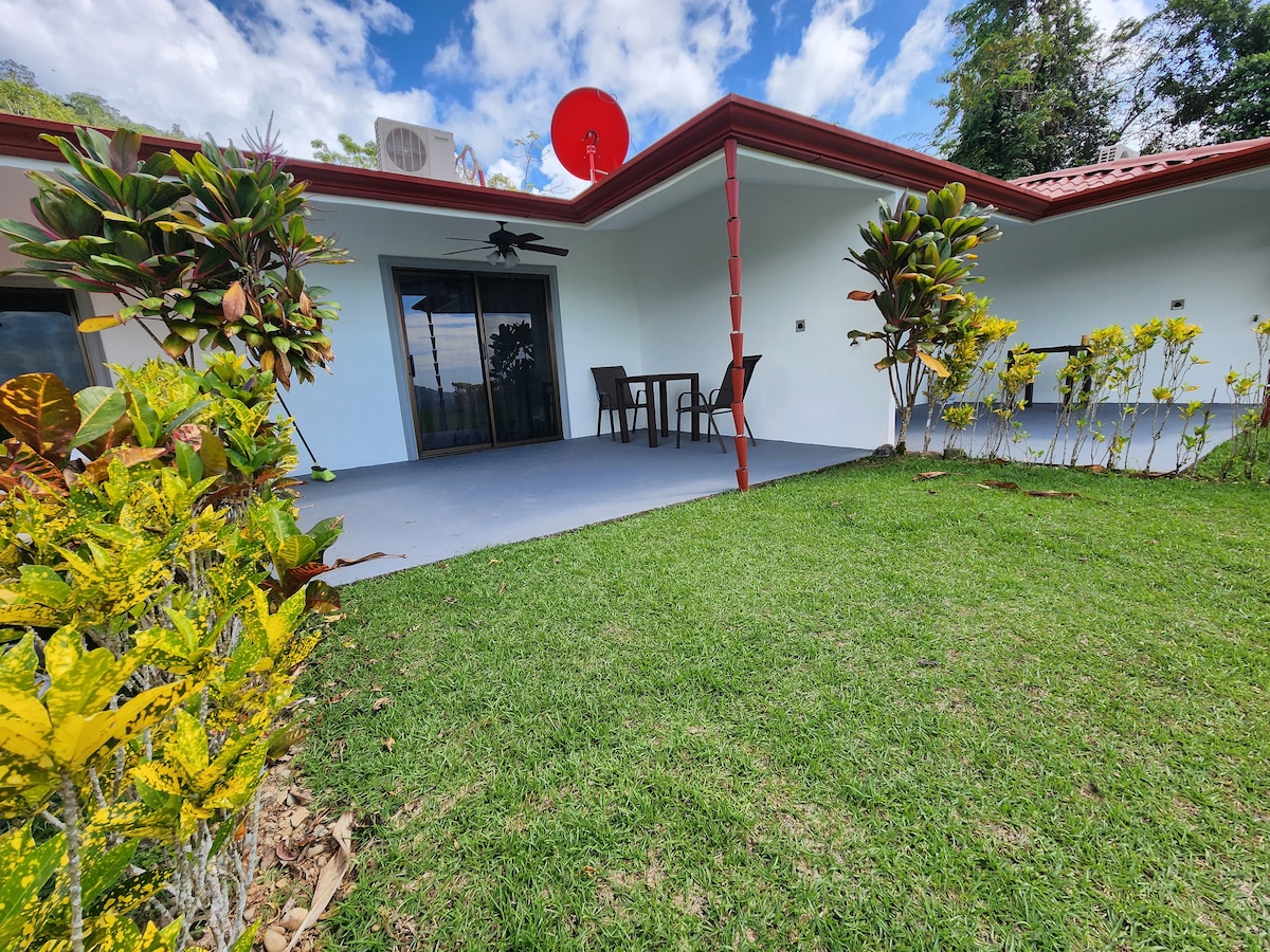 Lovely Cloud Forest Stay with Ocean Views